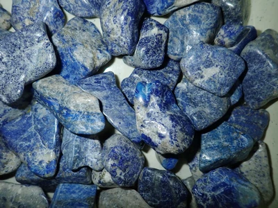 Tumbled Lapis Lazuli Stone Ordinary Grade 15 to 50 gram size pieces 0.5 kg Lot - Image 1 of 4