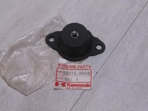 KAWASAKI JS550/JS440/WSAB/WSAA/JS400 ENGINE MOUNTING DAMPER NOS! - Picture 1 of 1