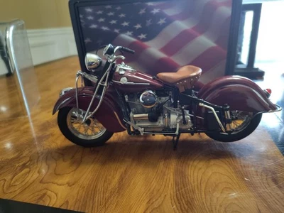 Franklin Mint 1942 Indian Motorcycle 1/10 scale diecast w/case used - Image 1 of 4