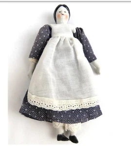 Bambola porcellana vintage signora viola vestito a pois bianco pinafore 7 in - Foto 1 di 7