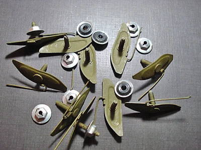 10 piezas Ford Guardabarros Cuarto Clips Moldura PAL Sellador Tuercas 1-1/4" a 1-1/2" NORS Foto 1 de 4