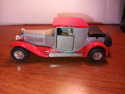 1928 Bugatti Type 44 SS-301 Y-24 Red/Silver Friction car - Image 1 of 4