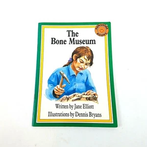THE BONE MUSEUM by Jane Elliott (Sunshine books) Illustrated by Dennis Bryans - Bild 1 von 8