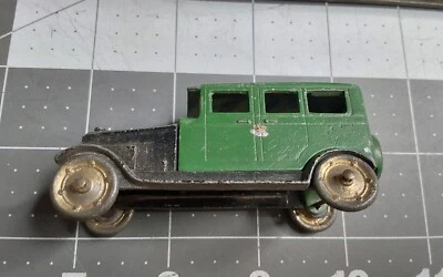 4-дверный седан Tootsietoy Buick зеленый черный - Изображение 1 из 4