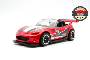 Mazda MX-5 2015 Miata Soul rojo metálico escala 1/64 diecast modelo de coche de coleccionista - Imagen 1 de 10