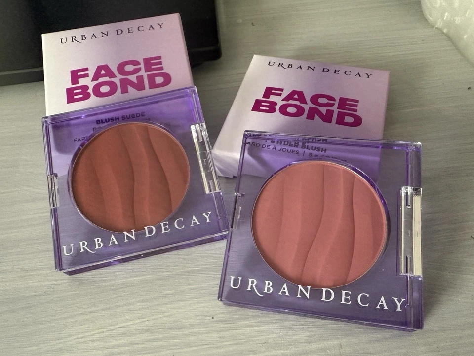 Urban Decay Face Bond 腮红麂皮绒 2 件套 情况和背话 全新带盒 — 第 1/1 张图片