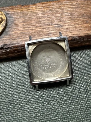 Caja de reloj cuadrada Tissot 43400 4x Foto 1 de 3