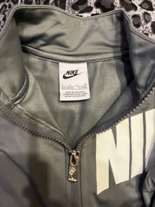 Nike Sweat Suit Boys Sz. 5 - Picture 1 of 3