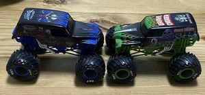 Spin Master 1/24 Grave Digger & Son UVA Digger - Picture 1 of 5