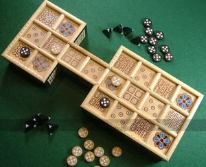 Wooden Royal Game of Ur with Drawer and Pyramid Dice - Picture 1 of 4