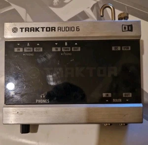 Native Instruments Traktor Audio 6 DJ Audio USB Interface + PSU - Picture 1 of 4
