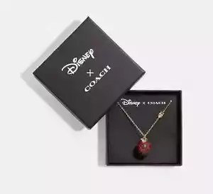 Coach x Disney Villains Schneewittchen Giftapfel Charm Halskette Neu mit Etikett - Bild 1 von 2