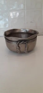 Tazón de peen martillado con borlas de cuerda de cincha decoración de metal artículos de metal - Imagen 1 de 6