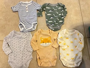 Baby Boys 5 Piece Lot Outfits Fox Dinosaurs Shirts Rompers Clean 0-3 Months - Picture 1 of 6
