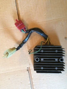 1989 Honda 600 CBR HURRICANE CBR600-F Used Regulator Rectifier 1989  - Picture 1 of 2