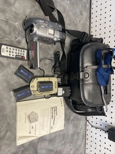 Sony DCR-DVD301 Camcorder Kit (4) Batteries, Charger, Manual, Remote, Bag - Picture 1 of 9