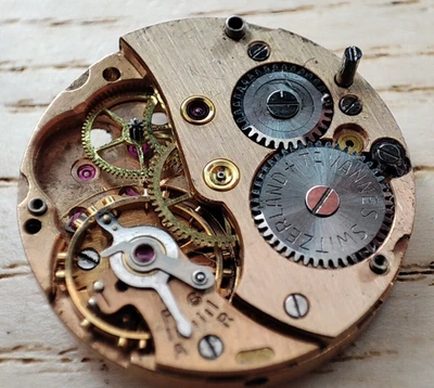 Watch movement Tavannes - 19.3 mm - for parts and spares - Image 1 of 4