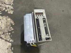 Servoamplificador Yaskawa SGDH-15AE Servo Drive Control 1.5KW 200-230V - Imagen 1 de 2