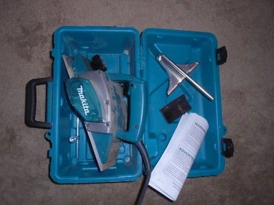 MAKITA CEPILLADORA ELÉCTRICA PORTÁTIL PORTÁTIL DE 3 PULGADAS N1900B CON ESTUCHE Y ACCESORIOS USADA Foto 1 de 2