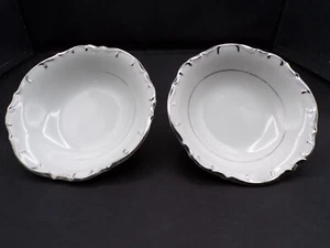 2 Vintage Fine China Nobility Japan Dessert Bowls Scalloped Silver Edge 5.5" F25 - Foto 1 di 9