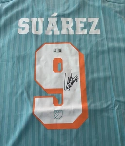 CAMISETA FIRMADA POR LUIS SUAREZ INTER MIAMI VICE EDITION BAS BECKETT 2 - Imagen 1 de 5