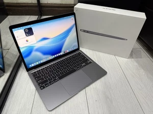 Apple MacBook Air Retina 13.3" 2020 - 1TB SSD 16GB Ram - 8C CPU 8C GPU M1 - Grey - Picture 1 of 18