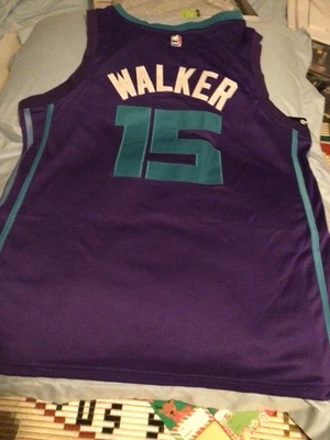 Camiseta deportiva Kemba Walker Charlotte Hornets #15 grande púrpura para hombre nueva con etiquetas Foto 1 de 2