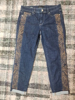 Pantalones de mezclilla con adorno suaves de tiro medio White House Black Market talla 4S Foto 1 de 4