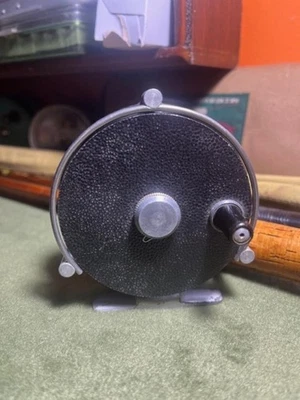 J.W. Carrete Young and Sons Valdex Fly Foto 1 de 4