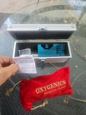 Cabezal de ducha fijo para el cuidado de la piel, cromado Foto 1 de 4