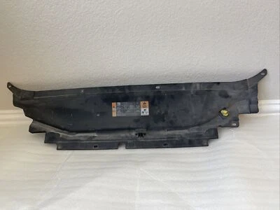 13-16 17-20 福特 Fusion 上部散热器发动机盖模塑装饰 DS73-16613 原始设备制造商 — 第 1/4 张图片