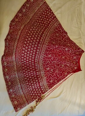 Wedding lehnga red and gold with green/gold jewelry - Image 1 of 4