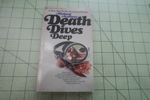 DEATH DIVES DEEP by Michael Avallone, Signet PBO 1971 VINTAGE MYSTERY ADVENTURE - Picture 1 of 3