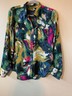 VIOLET & CLAIRE WOMEN’S BUTTON UP BLOUSE SIZE MED MULTI COLOR (867)