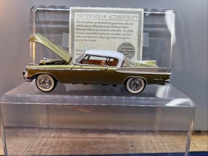 Coche diecast Studebaker Hawk 1957 1:32 W certificado de autenticidad y vitrina de acrílico - Imagen 1 de 11
