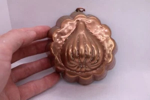 Antique Copper Jelly Mould with Garlic Shape / Onion Tart Case? - Picture 1 of 8
