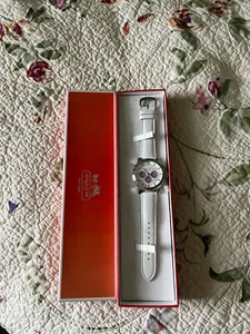 Ladies Coach Chronograph Style Watch White Leather Band w/ box and book New Batt - Picture 1 of 13