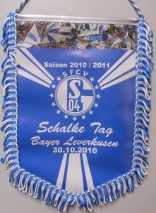 Schalke Wimpel Banner XXL 27x22 cm Spieltag vs. Bayer Leverkusen 30.10.2010 FP68 - Picture 1 of 1