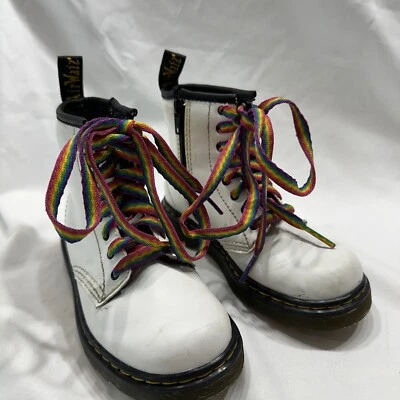 Dr Martens Niño Pequeño Talla 10 Blanco Cuero Con Cordones Cordones Arco Iris 1460T Foto 1 de 4
