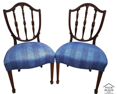 Juego de 2 sillas laterales antiguas con respaldo protector de caoba siglo XIX de Jorge III Foto 1 de 4