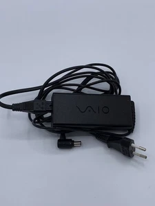 SONY VAIO ADP-65UH Netzgerät Netzadapter 19,5 V AC Netzteil Notebook - Bild 1 von 3