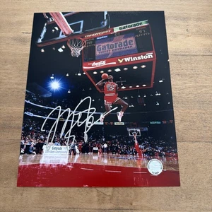 Chicago Bulls Michael Jordan Autographed 8x10 Dunking Contest Photo with COA - Picture 1 of 5