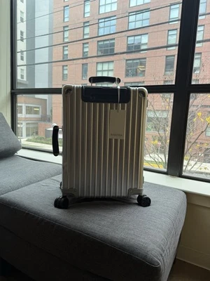 Brand New and Authentic 21.7 Inch Aluminum Classic Cabin Carry-On - Image 1 of 4