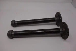 Soportes de estantería rectos hechos de hierro galvanizado industrial en negro. - Imagen 1 de 6