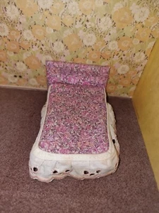 Vintage Barton Caroline's Home? Dol Toi? 1:16 Lundby Scale Bed - Picture 1 of 6