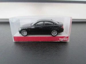 HERPA 033350 BMW 3er LIMOUSINE in BLACK - model is PLASTIC - HO or 1:87 scale - Picture 1 of 2