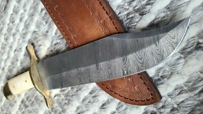 Cuchillo de caza Bowie de hoja de acero Damasco hecho a mano mango de hueso de camello espiga completa Foto 1 de 4