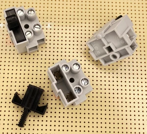 2 Way 10A 2.5mm2 Fused 5x20mm Terminal Block 400V Metway 503SI02  Mty Qy - Picture 1 of 2