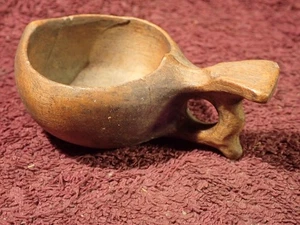 NICE LITTLE HANDCARVED VERY OLD WOOD DRINKING CUP KUKSA FOLK ART SWEDEN SWEDISH - Picture 1 of 6