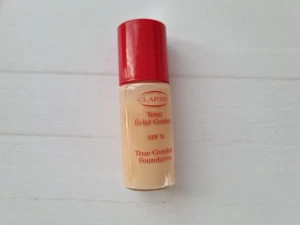 Clarins Foundation True Radiance - Multiple Shades - 10ml Each - Picture 1 of 8